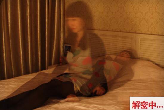 温泉旅馆的秘密花园！！弥生美月与那些光影交织的故事